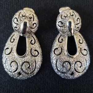 Vintage Sarah Coventry Sliver Tone Carved Swirl / Twist Convertible Clip-on Earr